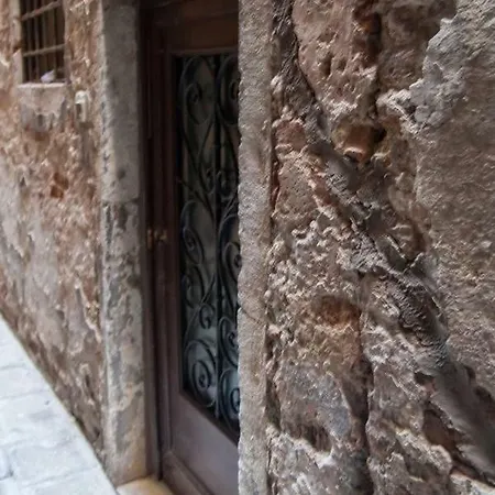 A Couple Of Steps From Rialto Venecia