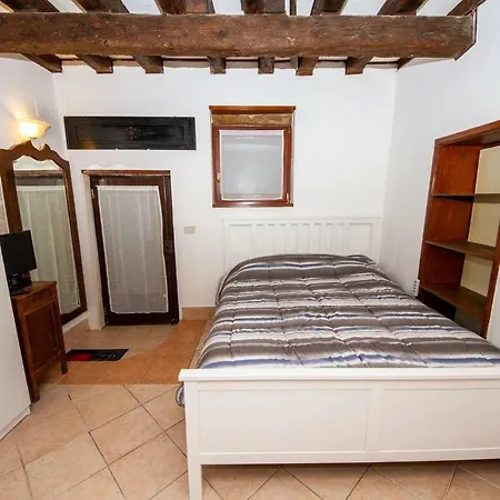 A Couple Of Steps From Rialto Apartamento *